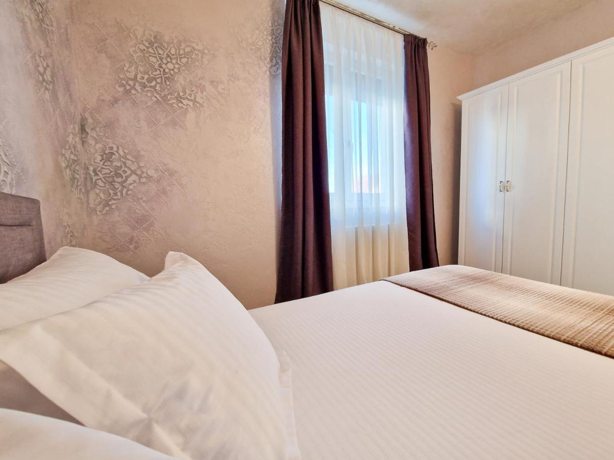 Mirvana Apartments Legacy Residence Temesvár Kültér fotó